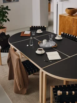 Aalto Table Half-Round 95, Ø120 cm fra Artek