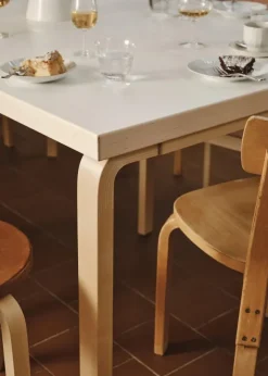 Aalto Table Rectangular 86A, 240x100 cm fra Artek