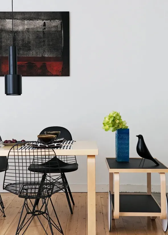 Aalto Table Rectangular 82B, 135x85 cm fra Artek