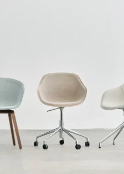 About a Chair AAC52 Forsidepolstret, hvid skal fra Hay