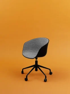 About a Chair AAC52 Forsidepolstret, hvid skal fra Hay