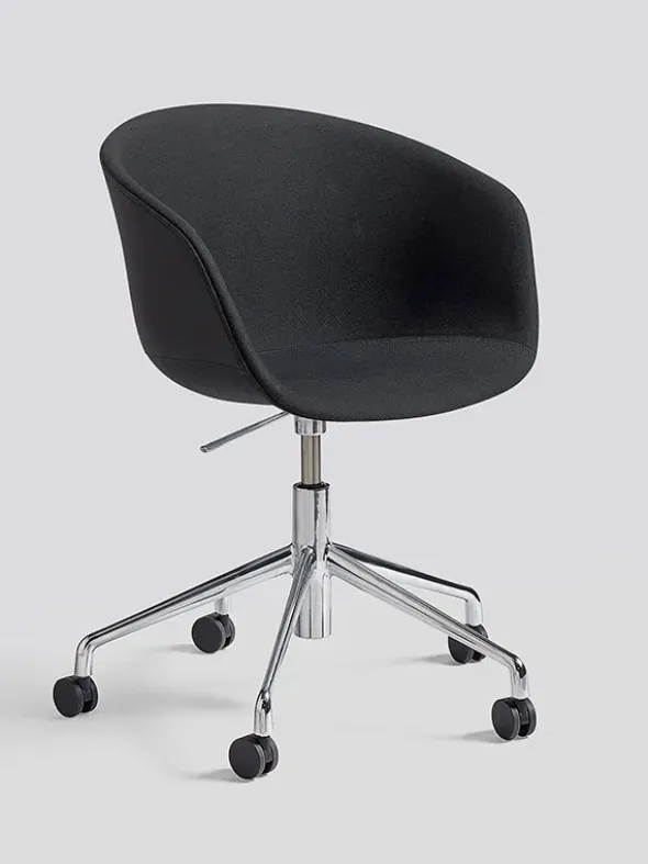 About a Chair AAC53 fra Hay