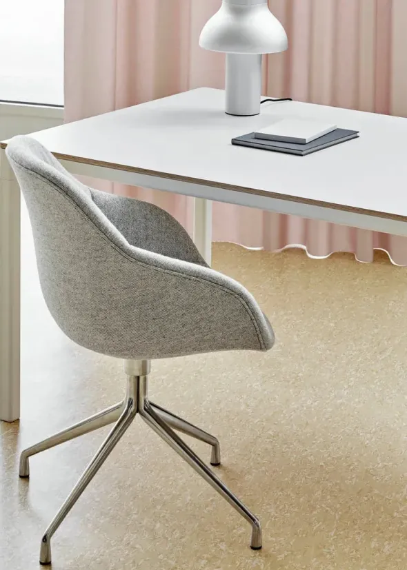 About a Chair AAC121 fra Hay