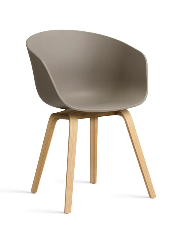 About a Chair AAC22 fra Hay