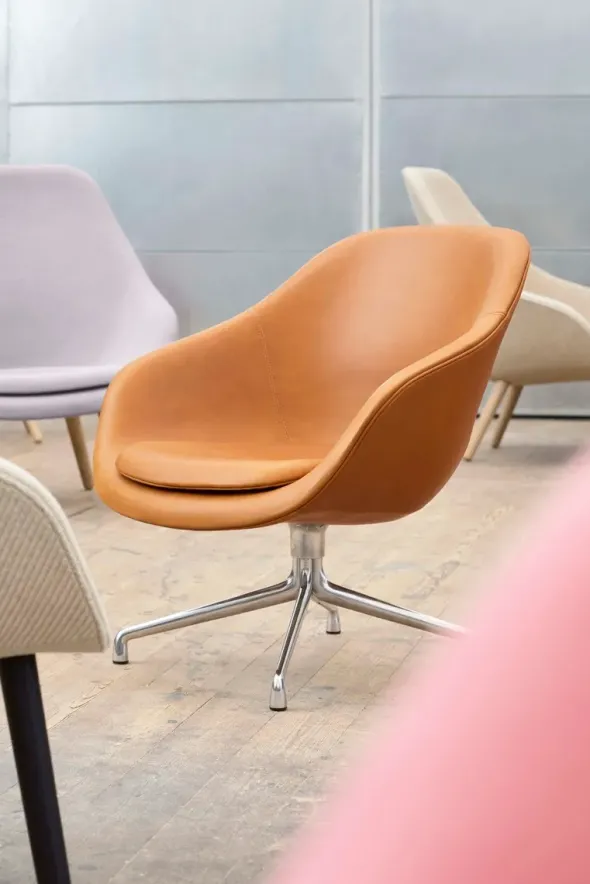 About a Lounge Chair low AAL81 fra Hay