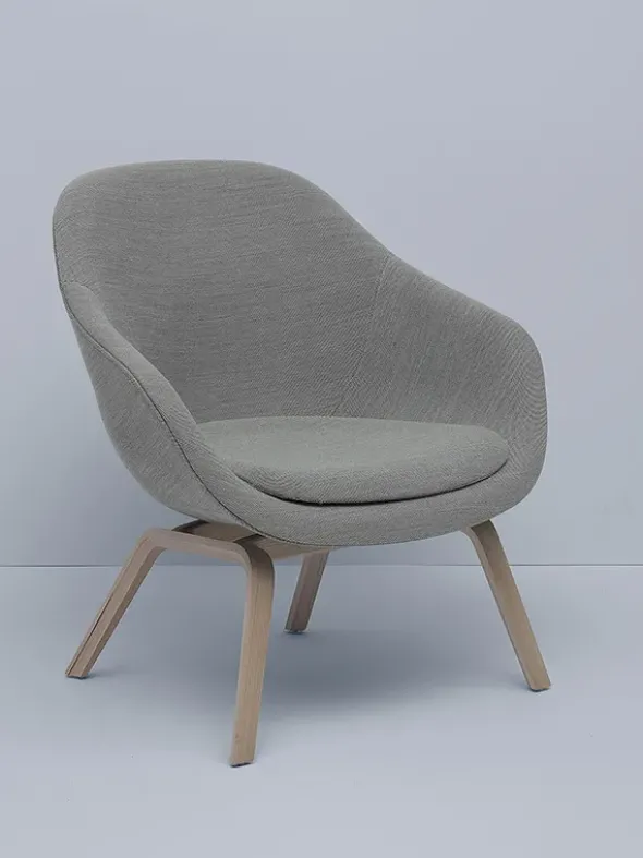 About a Lounge Chair low AAL83 fra Hay