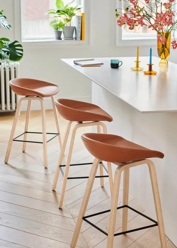 About a Stool AAS33 fra Hay