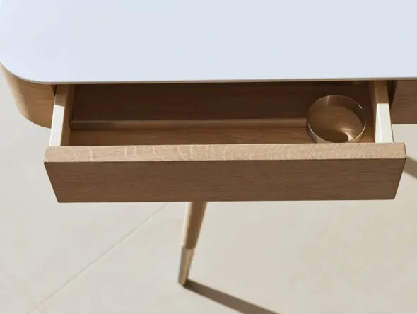 AK 1330 Point skrivebord fra Naver Collection