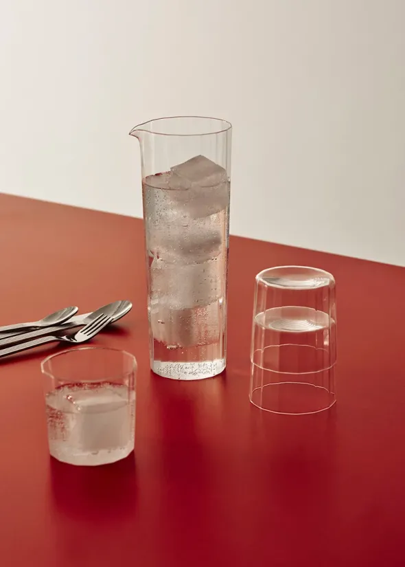 Angle Carafe fra Hay