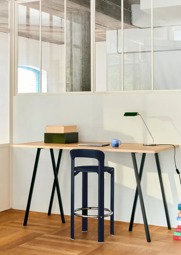 Apex Desk Lamp fra Hay