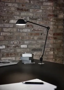 AQ01 bordlampe fra Fritz Hansen