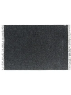 Arequipa Plaid, dark grey fra Silkeborg Uldspinderi