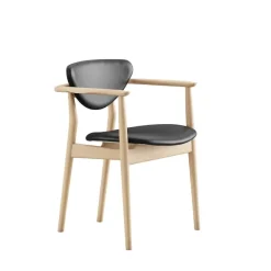 109 Armchair, eg klar olie af Finn Juhl