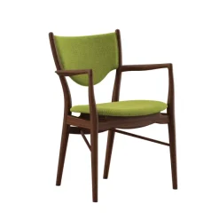 46 Armchair, valnød af Finn Juhl