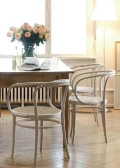 209 Armstol, hvid fra Thonet
