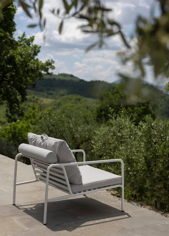 Avon Lounge Chair, muted white stel fra Houe
