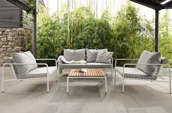 Avon Lounge Sofa, muted white stel fra Houe