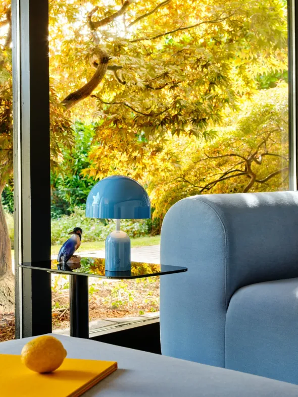 Bell portable bordlampe, Baby blue fra Tom Dixon