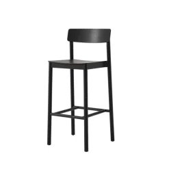 Betty TK16 Bar Chair fra &Tradition