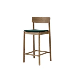 Betty TK14 counterstol med polster fra &Tradition