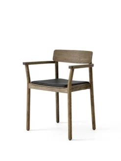 Betty TK11 Spisebordsstol, røget eg/sort læder fra &Tradition