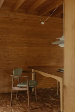 Bovirke bord, valnød af Finn Juhl