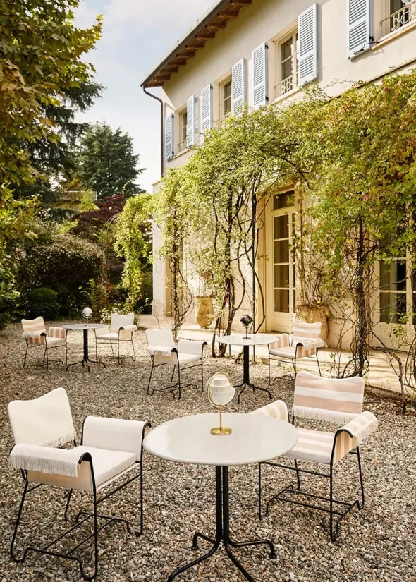 Carmel Bistro Dining Table fra GUBI