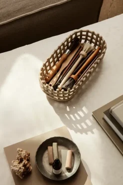 Ceramic Basket, oval fra Ferm Living