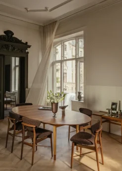 108 Chair, eg klar olie af Finn Juhl