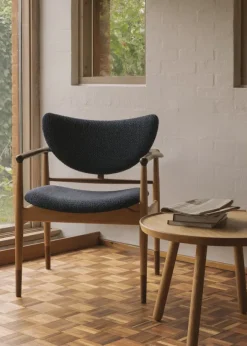 48 Chair, eg olie/valnød af Finn Juhl