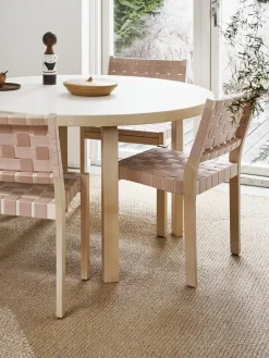 Chair 611 fra Artek