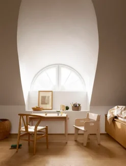 CH24 Children's Chair af Hans J. Wegner