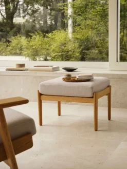 CH290F skammel af Hans J. Wegner