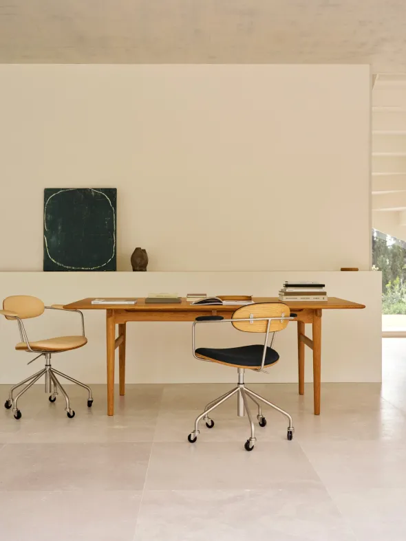 CH621 Swivel stol, eg olie af Hans J. Wegner