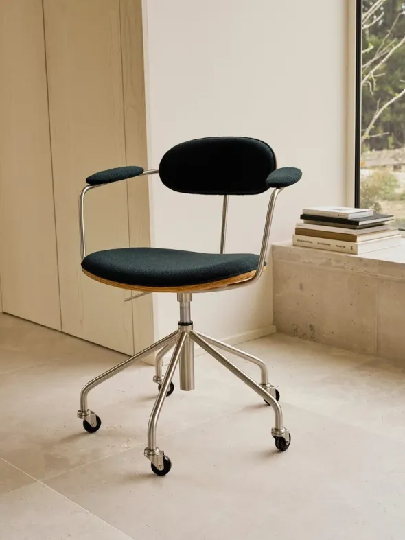 CH621 Swivel stol, eg olie af Hans J. Wegner