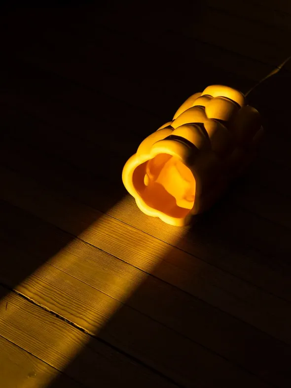 Cloud Vase, freesia yellow fra raawii