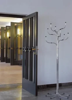 Coat Tree af Sidse Werner