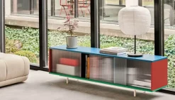 Colour Cabinet, large med glasdøre fra Hay