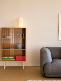 Colour Cabinet, tall med glasdøre fra Hay