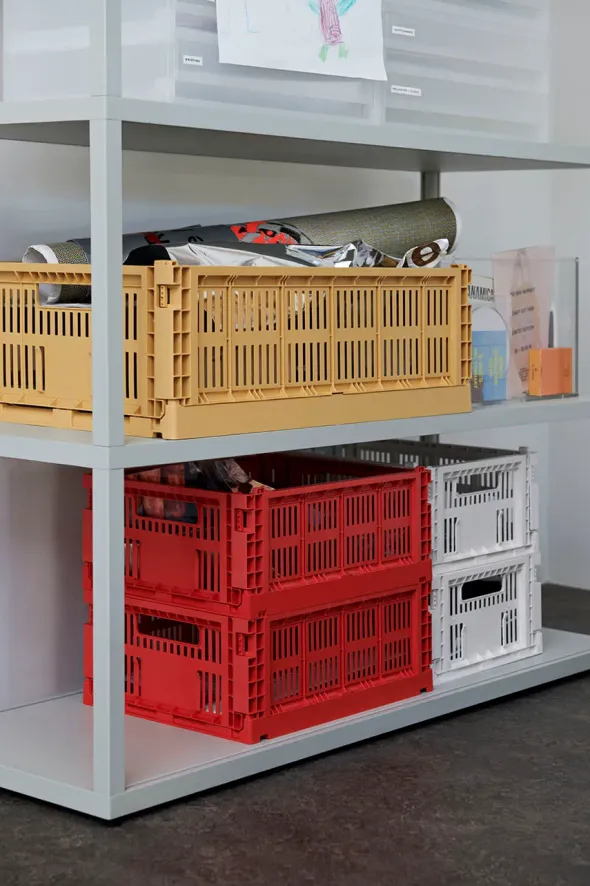 Colour crate M, red fra Hay