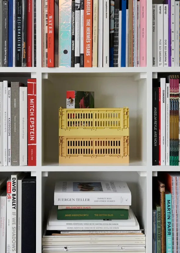 Colour crate S, golden yellow fra Hay