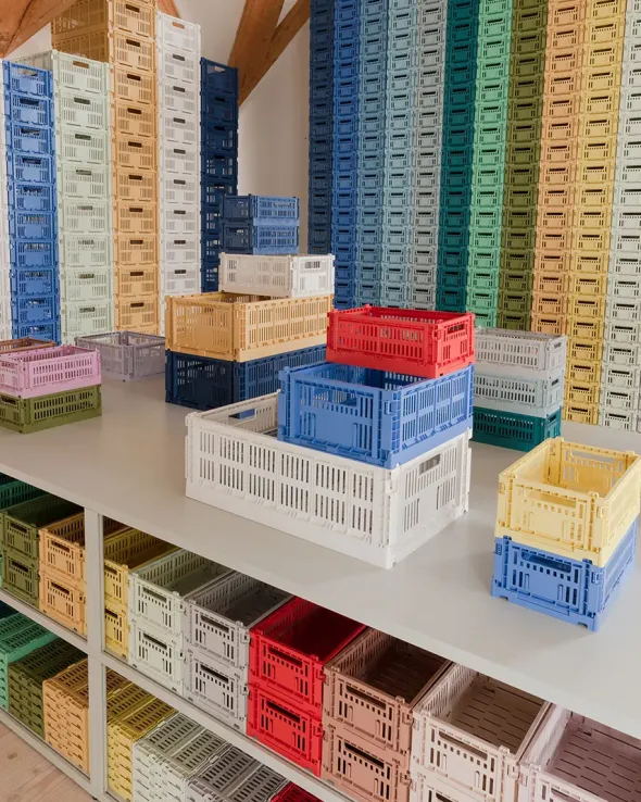 Colour crate S, golden yellow fra Hay