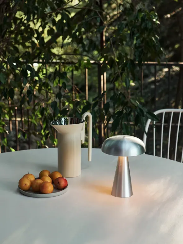 Como Bordlampe SC53, aluminium fra &Tradition
