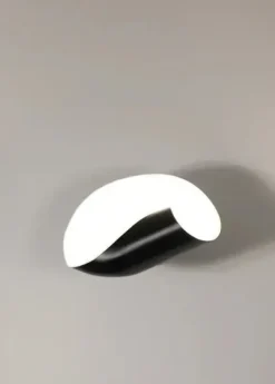Conche Small Wall Lamp af Serge Mouille