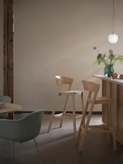 Cover Counter Stool, oak fra Muuto