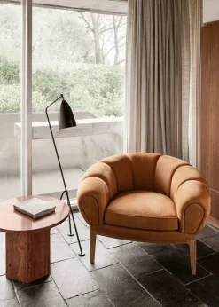 Croissant Lounge Chair, leather fra GUBI