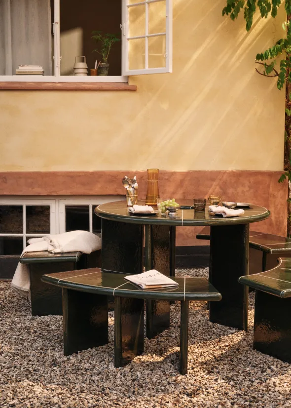 Deya outdoor dining table, Ø120 fra Ferm Living