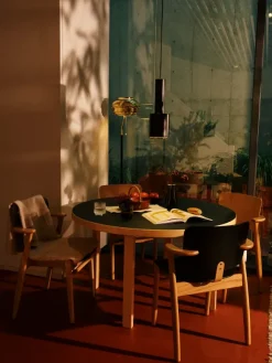 Domus Chair, polstret fra Artek