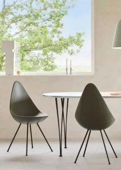 Dråben Black Edition af Arne Jacobsen