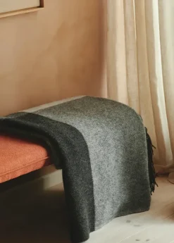 Drejø Plaid, grey mix fra Silkeborg Uldspinderi